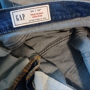 GAP Size 34/18 Woman's Blue Skinny Jeans